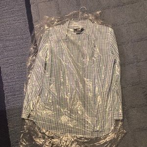 Vineyard vines button down casual